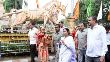 Durga Puja 2018: West Bengal CM Mamata Banerjee Inaugurates Festivities, Says Countdown Has Started