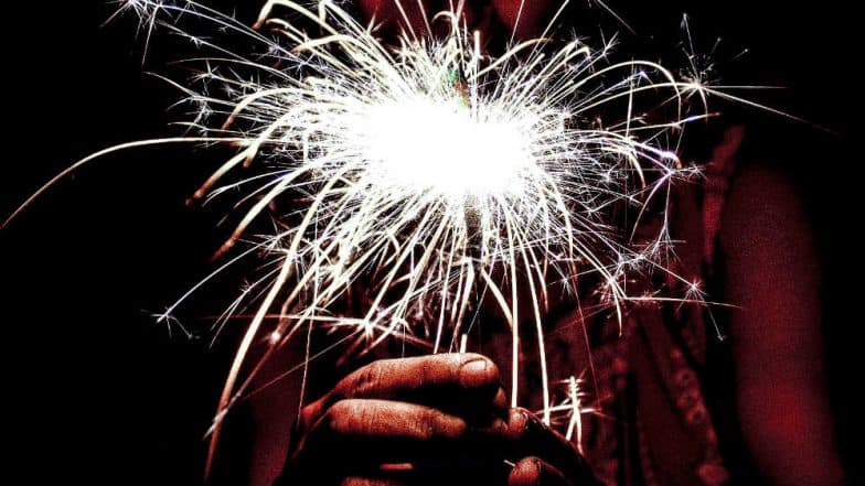 Poisonous Chinese Crackers Ahead of Diwali! Is Pakistan's Ally Planning to Flood Indian Market With Carbon Monoxide & Mercury Products? Fact Check of Fake Home Ministry Alert