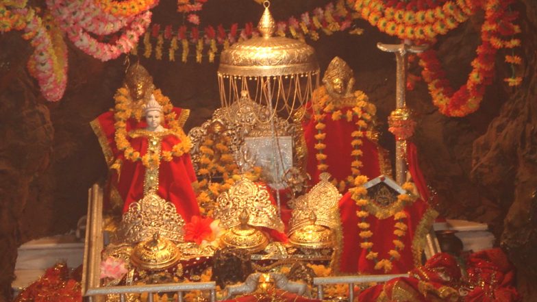 Chaitra Navratri Maha Durga Ashtami 2021: Vaishno Devi Aarti Live Streaming to Worship Maa Mahagauri on the Eighth Day of Navaratri (Watch Video)