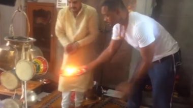 Will Smith Performs Ganga Aarti in Haridwar - Watch Video