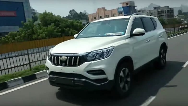 Mahindra XUV700 (Y400) SUV Spied Testing Ahead of India Launch - Watch Video Mahindra XUV700 (Y400) SUV Spied Testing Ahead of India Launch - Watch Video