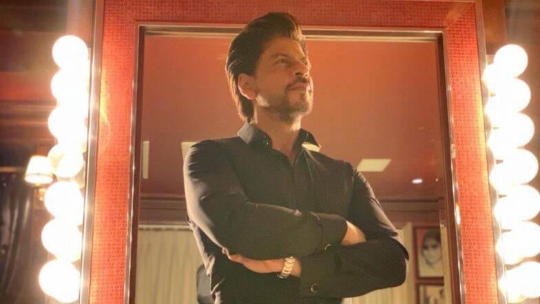 #StopFakeNewsAgainstSRK Trends on Twitter After Old Fake Video Claiming Shah Rukh Khan Donated Money to Pakistan Goes Viral #StopFakeNewsAgainstSRK Trends on Twitter After Old Fake Video Claiming Shah Rukh Khan Donated Money to Pakistan Goes Viral