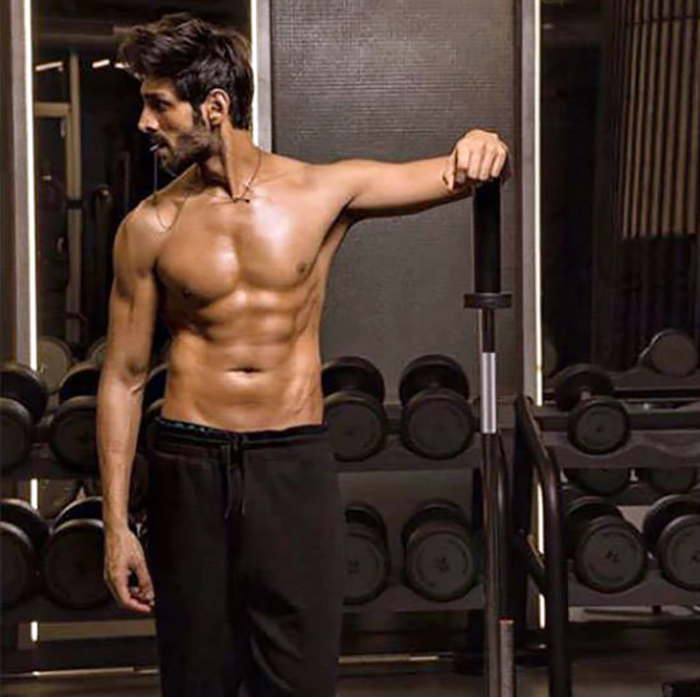 Kartik Aaryan Birthday Special: 7 Shirtless Pics Of B'Day Boy Redefine ...