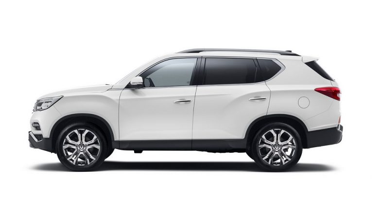 Mahindra Alturas G4 Launching Today in India; Watch LIVE Streaming of Mahindra's Flagship SUV Launch Event