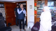 Finance Minister Arun Jaitley Meets Family of Late Congress Leader CK Jaffer Sharief in Bengaluru