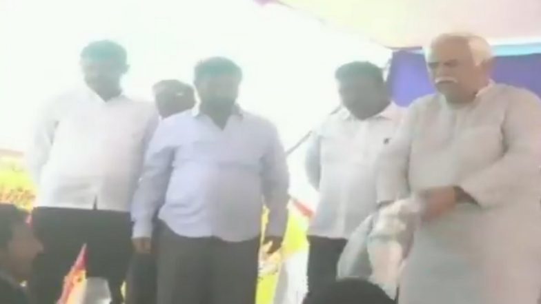 Karnataka Revenue Minister RV Deshpande Draws Flak by Throwing Sports Kits at Local Sportsperson; Watch Video