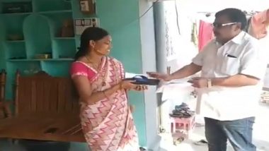 Telangana Assembly Elections 2018: Independent Candidate Distributes Slippers to Voters, Says 'Hit Me if I Fail to Deliver' - Watch Video