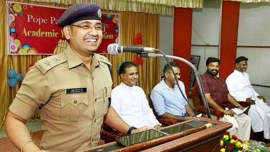 Kerala 'Dabangg' Cop Yathish Chandra Stops Union Minister at Sabarimala, Video Goes Viral