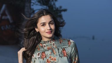 Can’t Wait to See Priyanka Chopra in Her Wedding Attire, Says Alia Bhatt at Lux Golden Rose Awards 2018