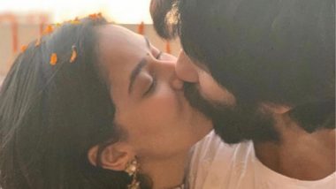 Shahid Kapoor and Mira Rajput Share a Passionate Kiss as They Celebrate 'Love' This Diwali (View Pics)