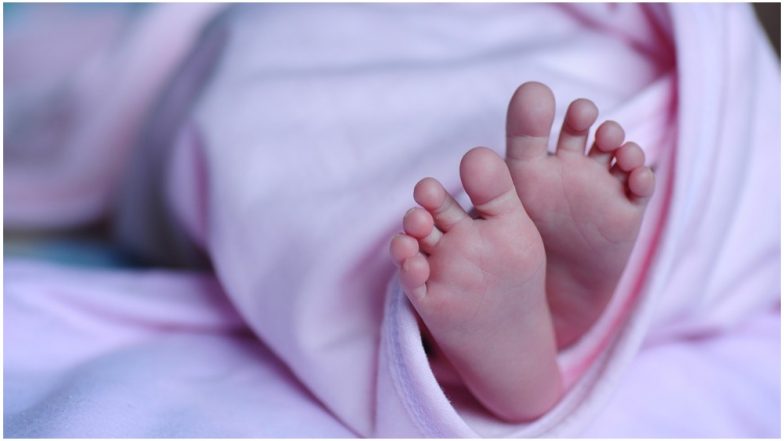 Mumbai: Woman Delivers Baby at Dadar Railway Station