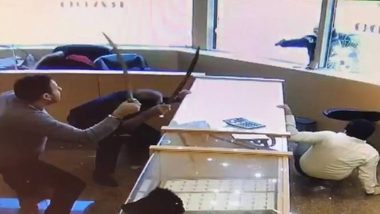 Canadian Jewellery Store Employees Ward Off Robbers With Swords, Video Goes Viral