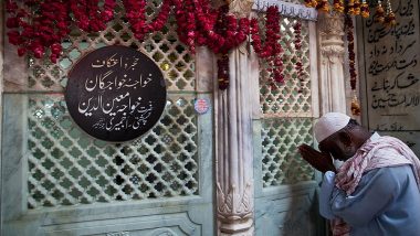 Eid-e-Milad 2018 Celebrations: Arrangements Finalised at Kashmir's Hazratbal Dargah, Reviewed by Wakf Board Chief