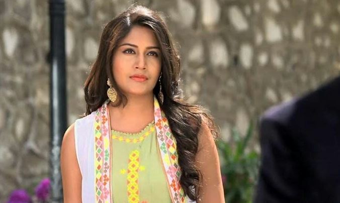 Ishqbaaz Fans Trend '#NoSurbhiNoIshqbaaaz' on Social Media; View Tweets!