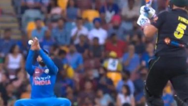 Virat Kohli Drops an Easy Catch of Aaron Finch During India vs Australia 1st T20I at Brisbane: Watch Video
