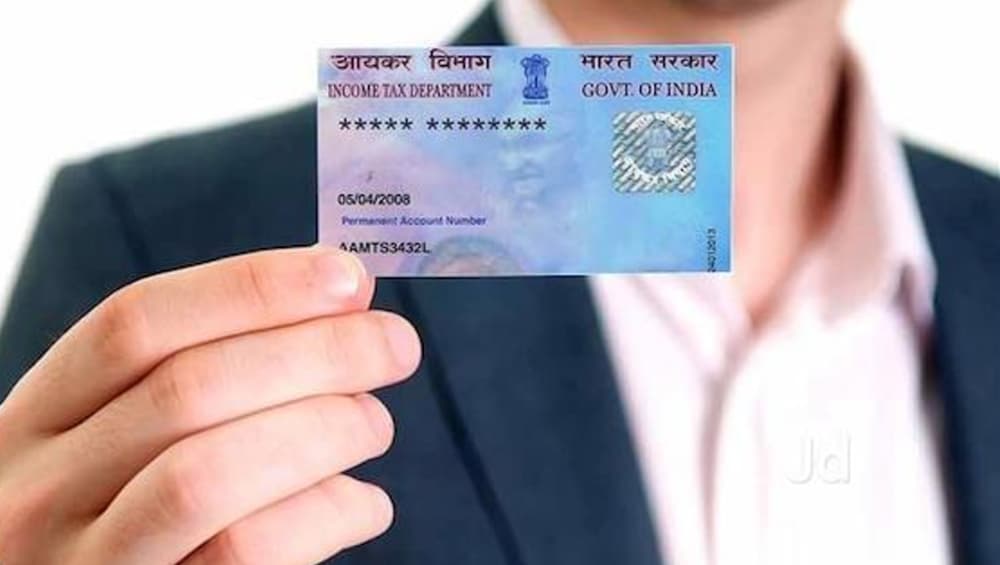 Aadhaar-PAN Linking: Over 17 Crore PAN Cards to Become Inoperative After 31 March if Not Linked with UIDAI, Says Income Tax Department Aadhaar-PAN Linking: Over 17 Crore PAN Cards to Become Inoperative After 31 March if Not Linked with UIDAI, Says Income Tax Department