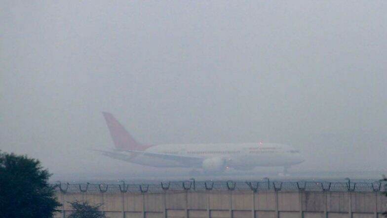 Delhi Air Pollution: Flight Operations Affected at IGI Airport Due to Low Visibility Delhi Air Pollution: Flight Operations Affected at IGI Airport Due to Low Visibility