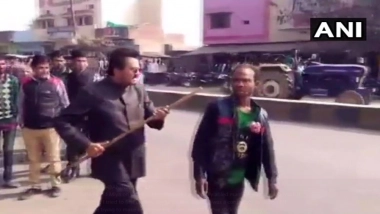 BJP Leader Assaults Specially-Abled Man for Supporting Akhilesh Yadav and Samajwadi Party, Alleges Conspiracy; Watch Video