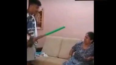 Bengaluru: Video Showing 17-Year-Old Boy Beating Mother With Broom is the Most Shameful Act You Will Witness on Internet