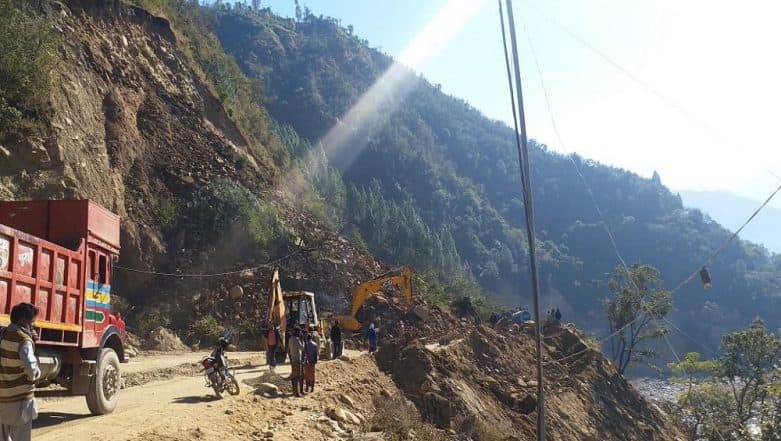 Jammu-Srinagar Highway Closed Due to Landslide in Ramban Jammu-Srinagar Highway Closed Due to Landslide in Ramban