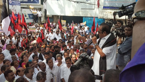 Rajiv Gandhi Assassinators Release Row: MDMK, DMK Lay Seize to Tamil Nadu Raj Bhawan