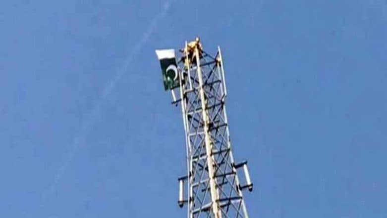Pakistan: Man Climbs Cellphone Tower, Threatens Suicide if Not Made Prime Minister Pakistan: Man Climbs Cellphone Tower, Threatens Suicide if Not Made Prime Minister
