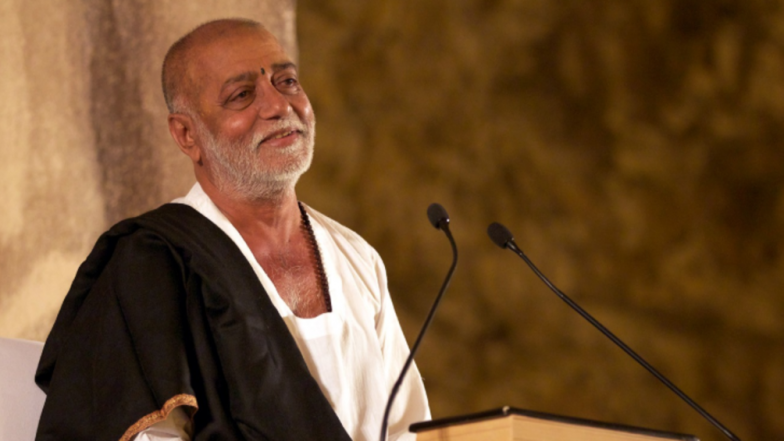 Morari Bapu Visits Kamathipura, Invites Sex Workers for Manas Ganika Katha in Ayodhya