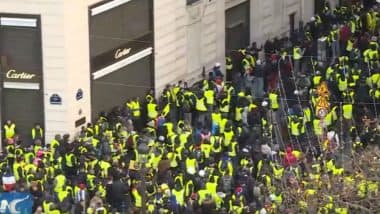 Yellow Vest Rallies Hit France Again, Police Detain Over 300 Protestors in Paris; Use Tear Gas