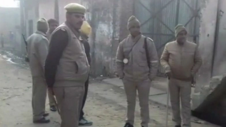 Uttar Pradesh: 28 People Held for Gathering in Community Panchayat Breaching Lockdown Rules in Shamli