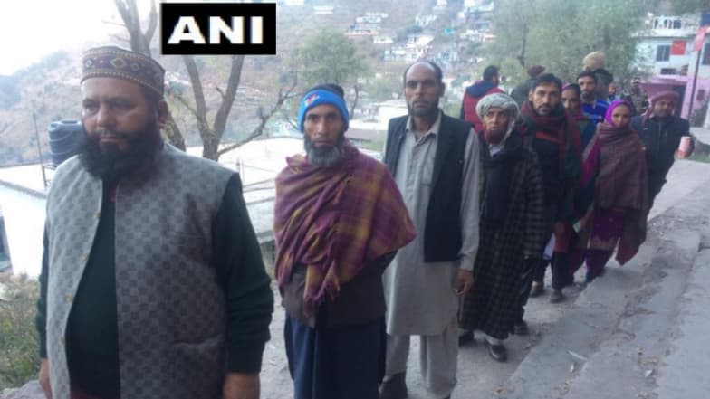 Jammu and Kashmir Panchayat Polls 2018: Voting Underway for Seventh Phase Amid Tight Security Jammu and Kashmir Panchayat Polls 2018: Voting Underway for Seventh Phase Amid Tight Security