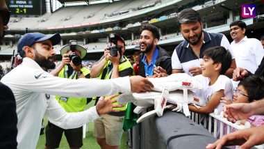 Virat Kohli Gifts Pads to a Young Kid, Signs his Miniature Bat After India's Win Against Australia in 2018 Boxing Day Test at MCG!