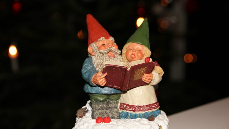 Christmas 2018 Carols: Classic Xmas Carols With Lyrics That Will Bring Joy to Your World This Holiday Season (Watch Videos)