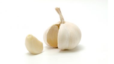 How to Use Garlic (Lahsun) to Lose Weight (Watch Video)