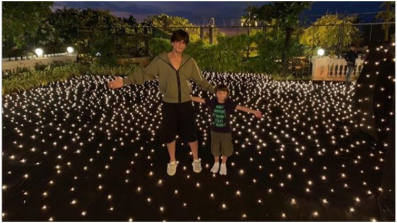 Gauri Khan Lights Up the Internet by Sharing Shah Rukh and AbRam’s Picture, Wishes Fans Merry Christmas!