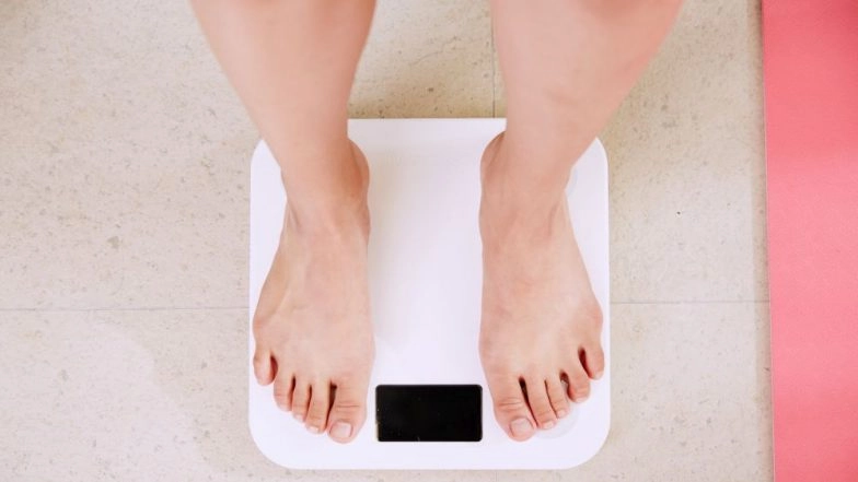 Have You Put on Weight COVID-19 Pandemic? From Emotional Eating to Skimping on Sleep, Here’s How Stress is Making You Fat!