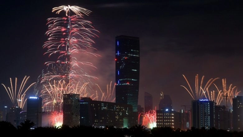 Burj Khalifa New Year Celebrations 2021 Live Streaming: Watch Video of Fireworks at Iconic Building
