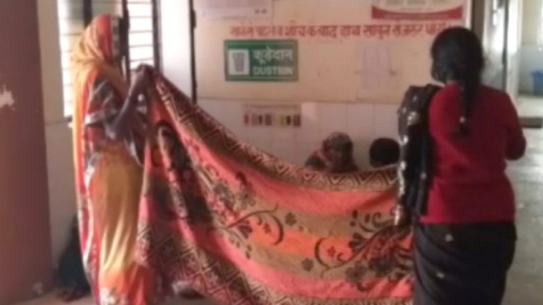 Uttar Pradesh: Woman Gives Birth on Floor After Failing to Find a Doctor in Gonda