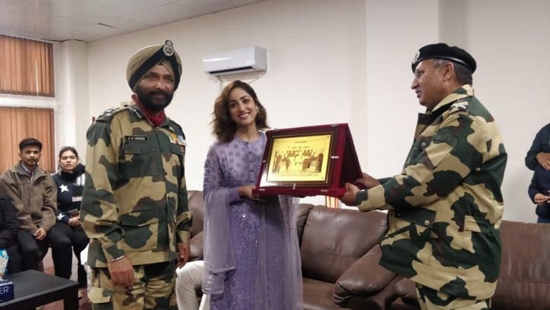 Uri: The Surgical Strike Actress ‘Yami Gautam’ Felicitated by Border Security Force in Amritsar Uri: The Surgical Strike Actress ‘Yami Gautam’ Felicitated by Border Security Force in Amritsar