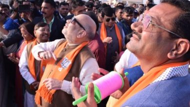 Makar Sankranti 2019: Amit Shah Flies Kite to Celebrate Uttarayan in Ahmedabad; Watch Video