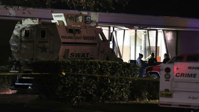 5 Dead as Gunman Opens Fire at a Bank in Florida, Shooter Surrenders Himself to SWAT Team 5 Dead as Gunman Opens Fire at a Bank in Florida, Shooter Surrenders Himself to SWAT Team