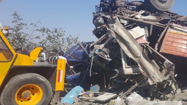 Maharashtra: 4 Killed in Collision Between a Car and a Truck on Mumbai-Pune Expressway