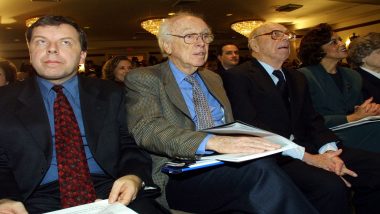 James Watson, Nobel Prize-Winning DNA Scientist, Stripped of Honours Over Racist Remarks: Watch Video of His Controversial Comments