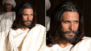 Milind Soman Shares a Throwback Picture and Fans Exclaim 'Jesus'! (View Pic)