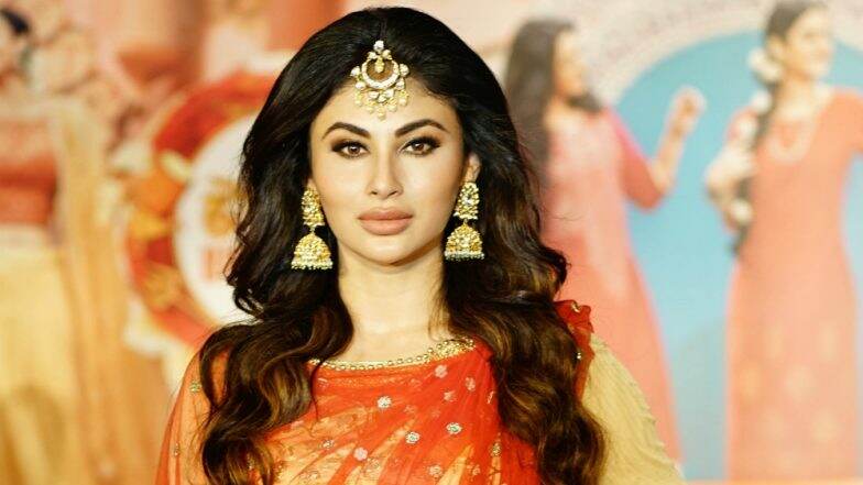 Lakme Fashion Week 2019: Mouni Roy to Make LFW Ramp Debut With Designer Payal SinghalтАЩs тАШQoтАЩshilishтАЩ Lakme Fashion Week 2019: Mouni Roy to Make LFW Ramp Debut With Designer Payal SinghalтАЩs тАШQoтАЩshilishтАЩ