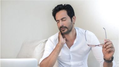How to Avoid Neck Pain at Work: Easy Tips to Prevent Sprains and Aches