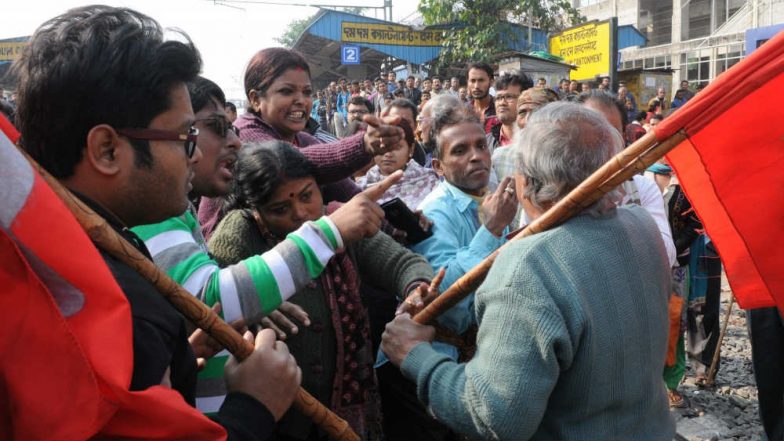 Bharat Bandh: Buses Attacked in Howrah, Train Services Affected as Banana Leaves Throne on Overhead Wire