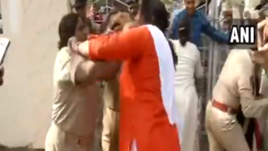Pipili Gangrape and Murder Case: Scuffle Breaks Out Between Police and BJP Women Workers During Protest in Bhubaneshwar; Watch Video