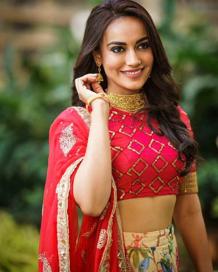 Naagin 3 Actress Surbhi Jyoti Wishes Makar Sankranti and Pongal 2019