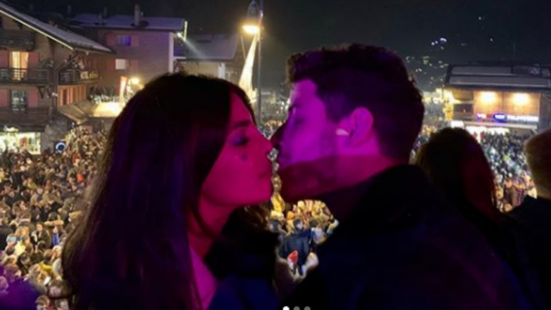 Priyanka Chopra Kisses Hubby Nick Jonas To Mark The Arrival Of New Year 2019! View Pic