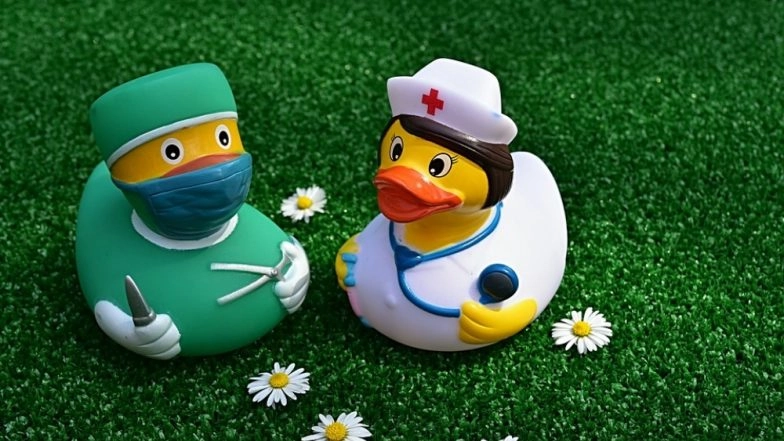 Ujjain: Video of Doctor Kissing Nurse Inside Operation Theater Of MP Government Hospital Goes Viral, Surgeon Removed Later